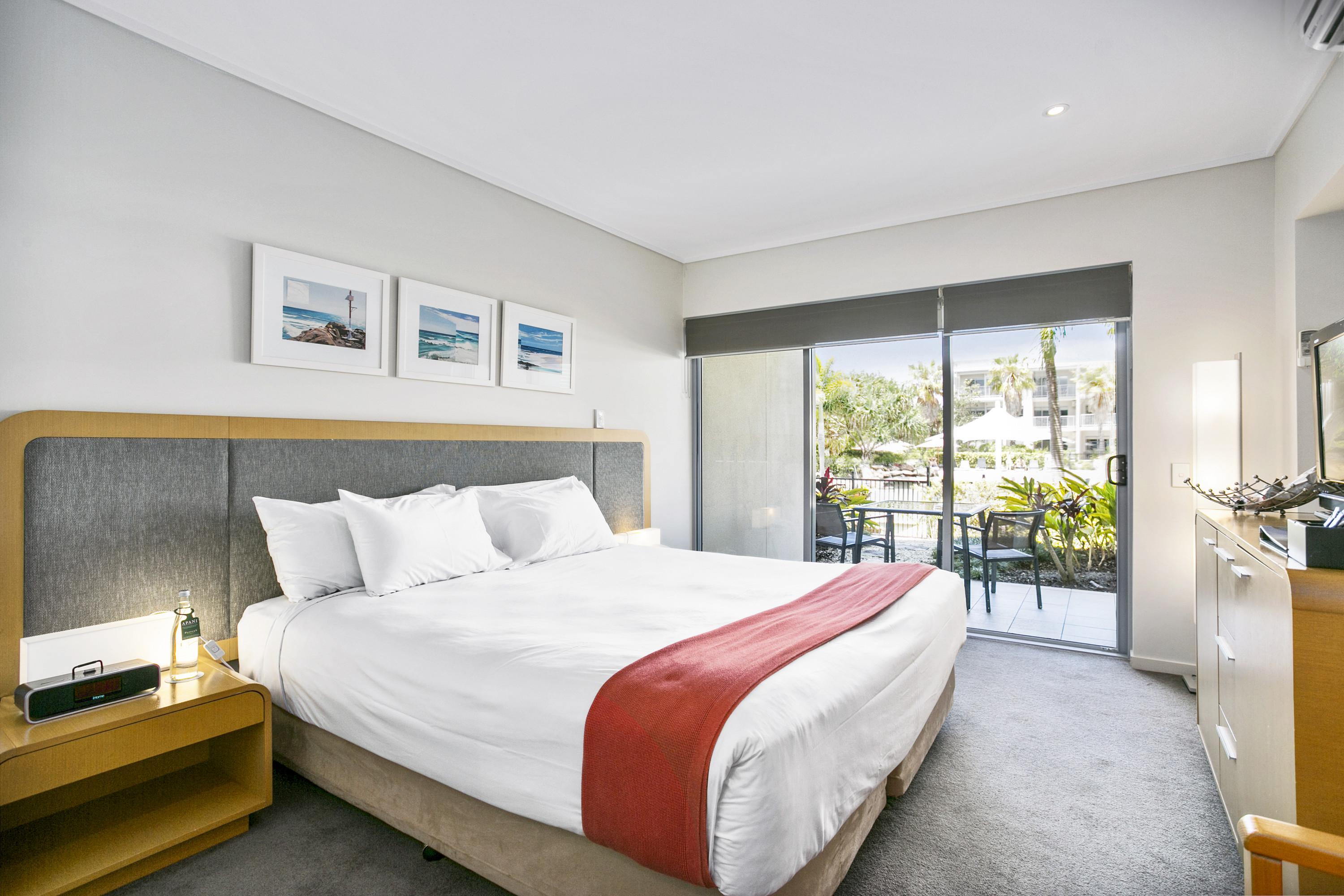 Peppers Salt Resort & Spa Kingscliff Exterior photo A room at the Mantra on Mooloolaba