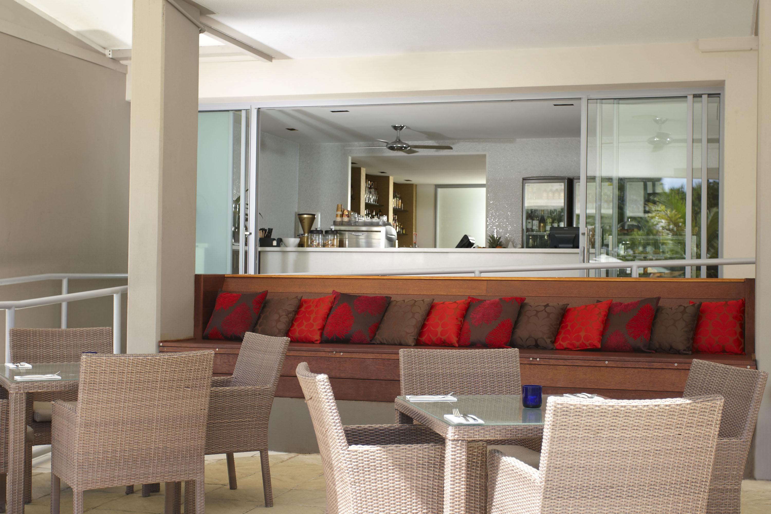 Peppers Salt Resort & Spa Kingscliff Exterior photo The bar at the hotel